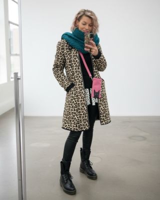 Konečně přišla ta pravá zima, čas na moje nejoblíbenější KOČKOMBO🐈‍⬛ ..kočkabát a eatme kočpouzdro na telefon. Tak stylové...